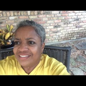 Meet your Posher, Julia